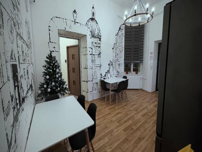 Fivehostel image