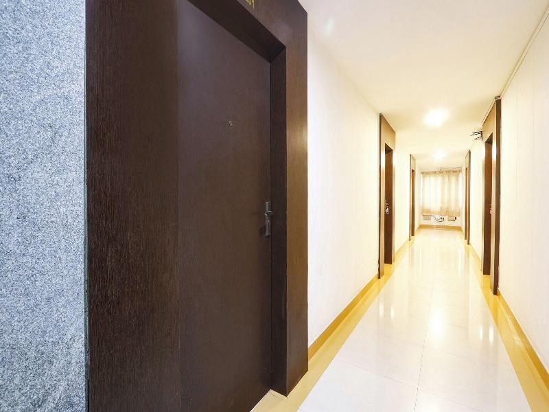 Hotel Blue Dawn - Near Dlf Cyber City, Gachibowl — view