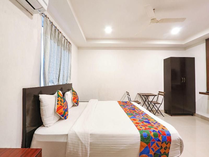 Hotel Blue Dawn - Near Dlf Cyber City, Gachibowl — view
