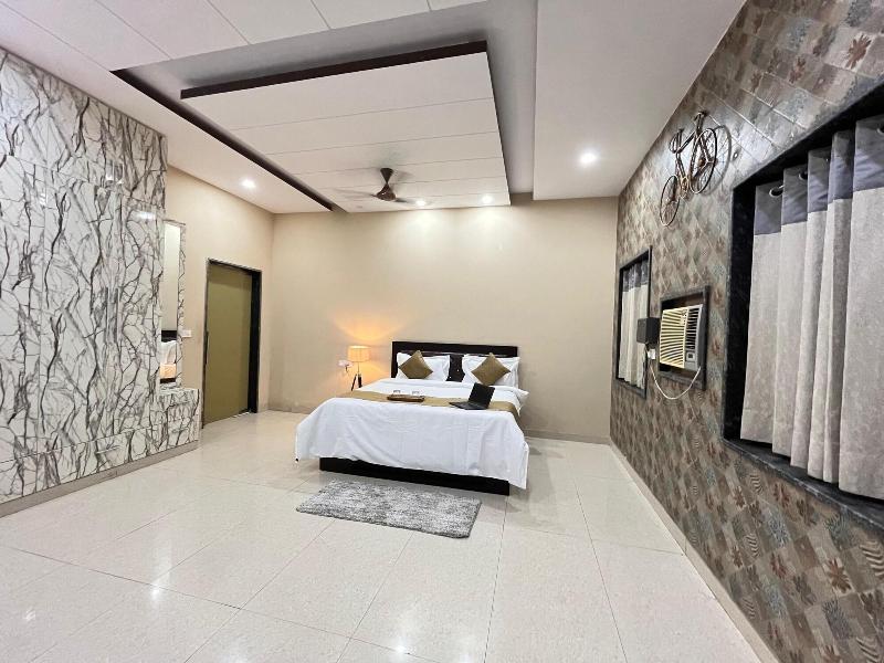 Gobravo 11 6bhk Farm With Pool Sohna Road Gurgao image