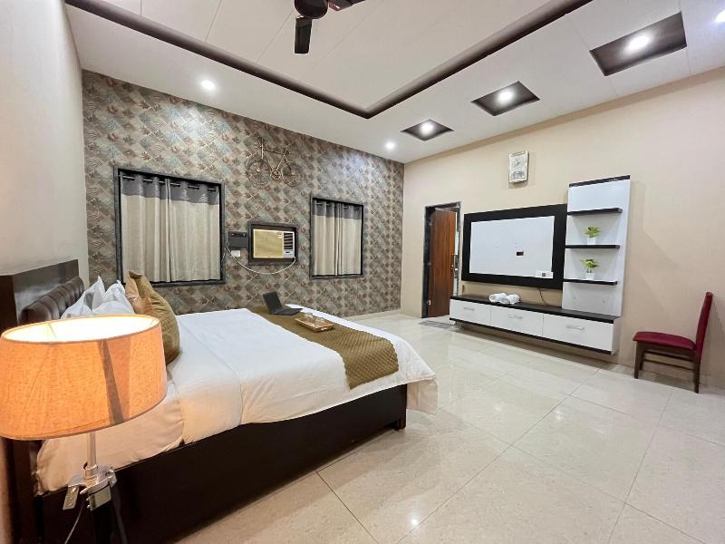 Gobravo 11 6bhk Farm With Pool Sohna Road Gurgao image