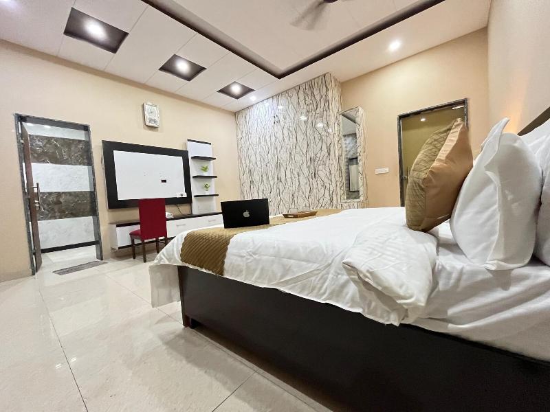 Gobravo 11 6bhk Farm With Pool Sohna Road Gurgao image