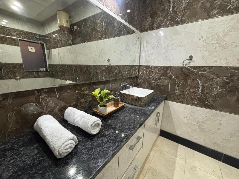 Gobravo 11 6bhk Farm With Pool Sohna Road Gurgao image