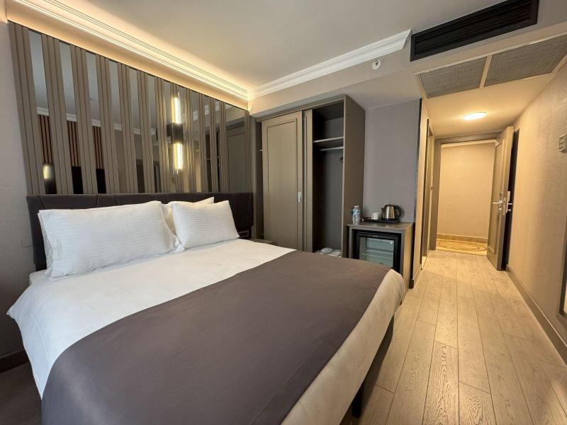 Aven Hotel image