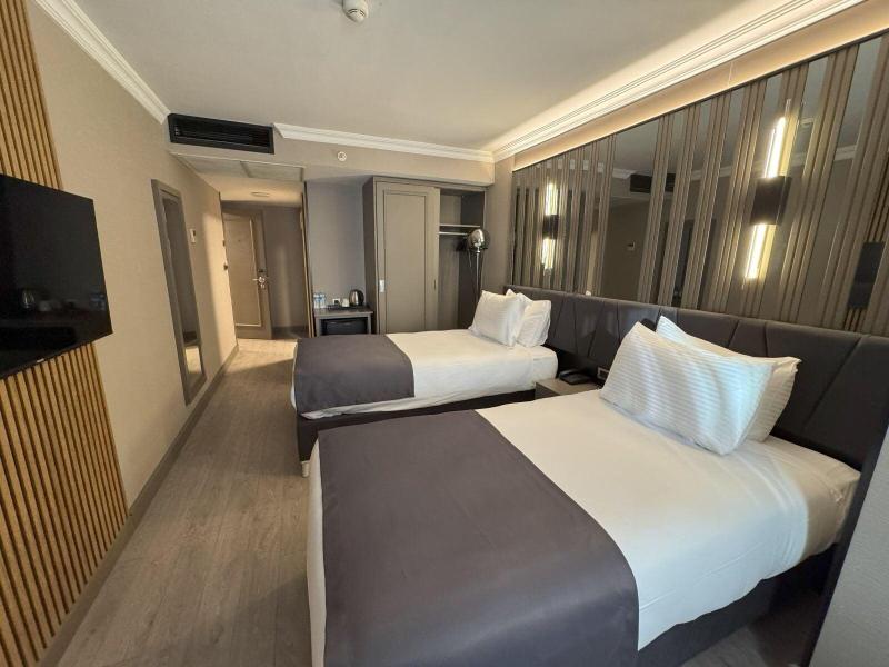Aven Hotel image