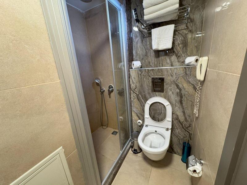 Aven Hotel image