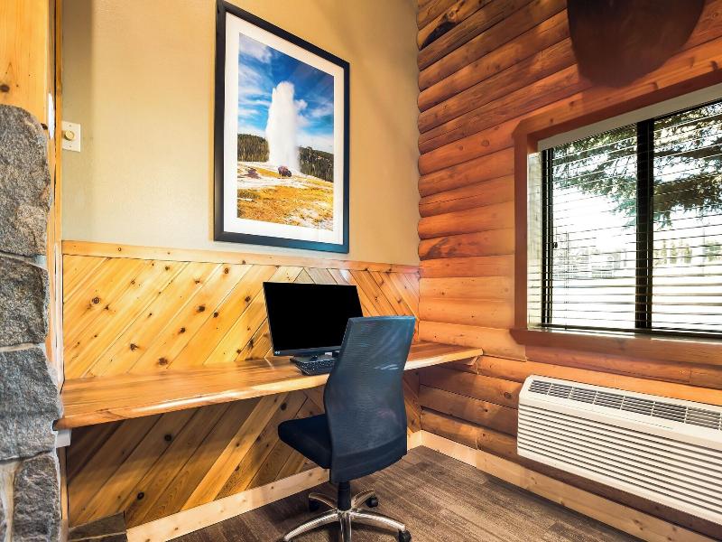 Mountain Vista Hotel image