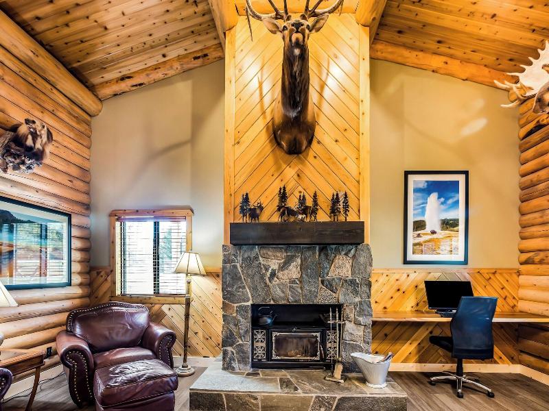 Mountain Vista Hotel image