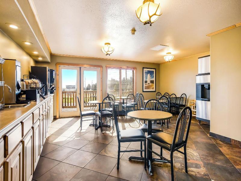 Mountain Vista Hotel image