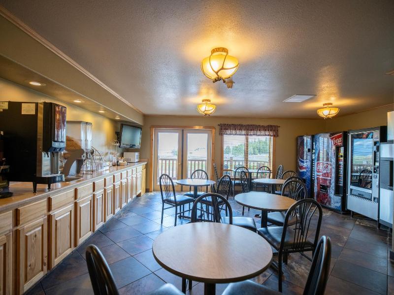 Mountain Vista Hotel image