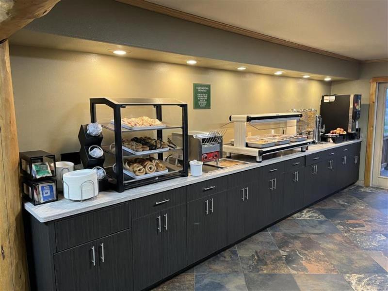 Mountain Vista Hotel image