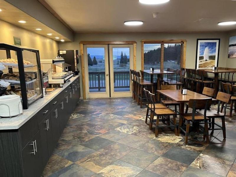 Mountain Vista Hotel image