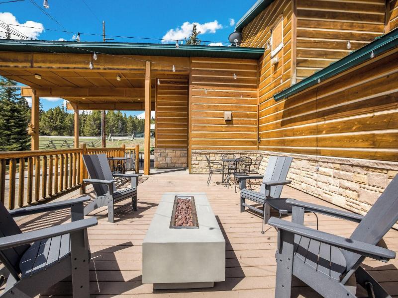 Mountain Vista Hotel image