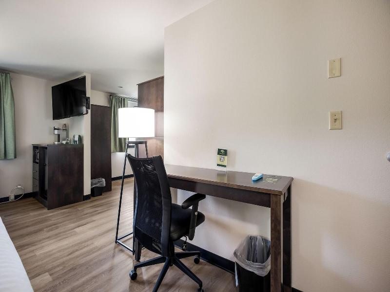 Mountain Vista Hotel image