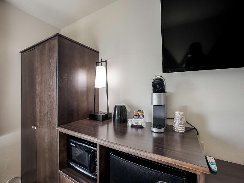 Mountain Vista Hotel image