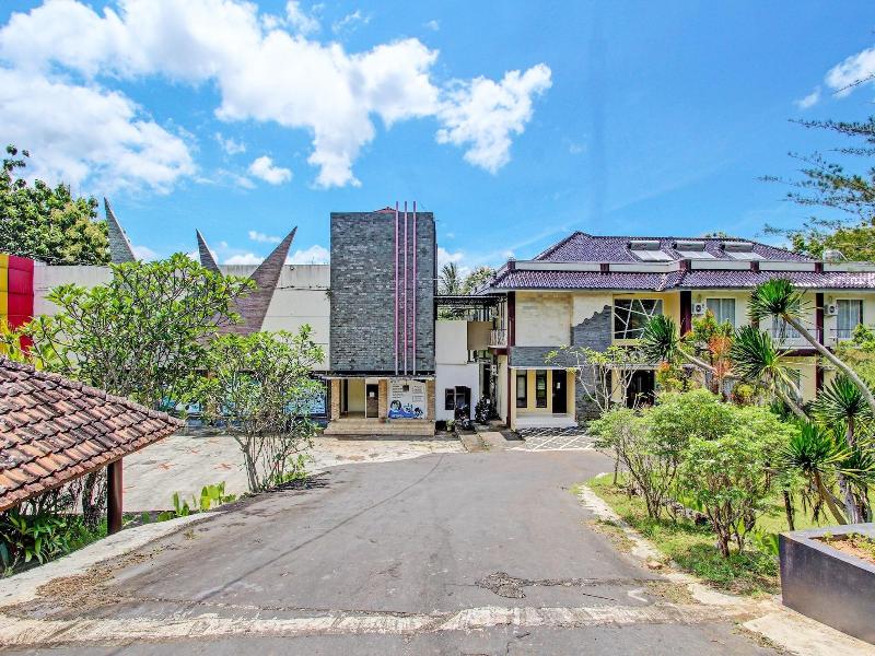Collection O Gunung Kidul Near Baron Beach Forme image
