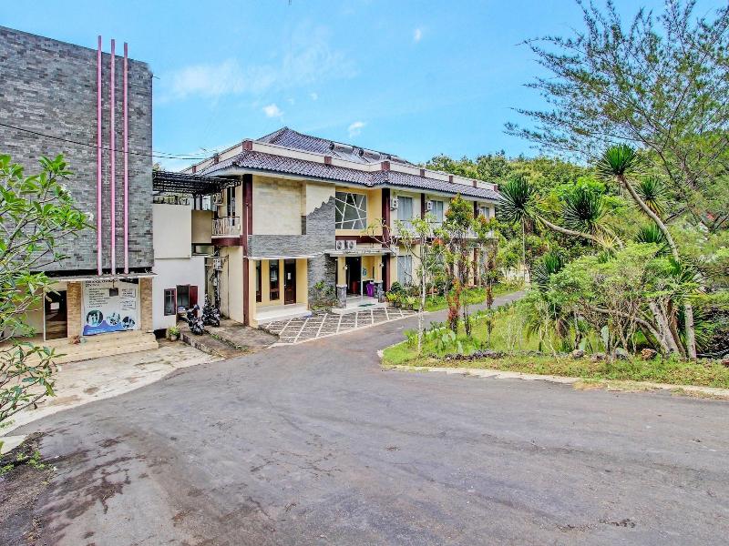 Collection O Gunung Kidul Near Baron Beach Forme image