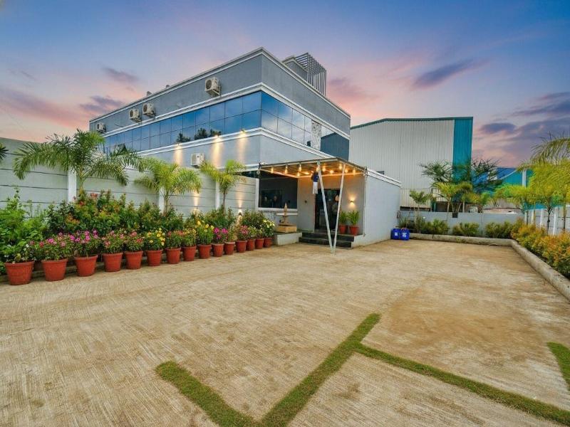 Fabhotel Tiru Residency image
