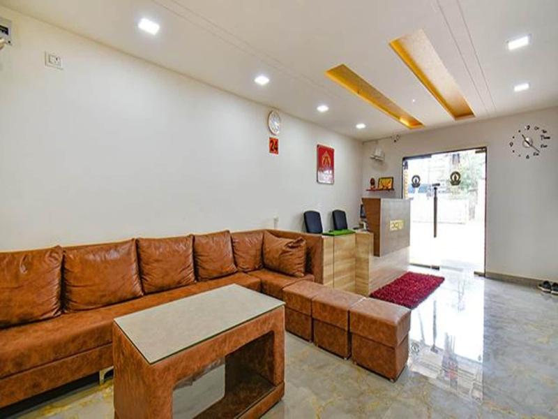 Fabhotel Tiru Residency image