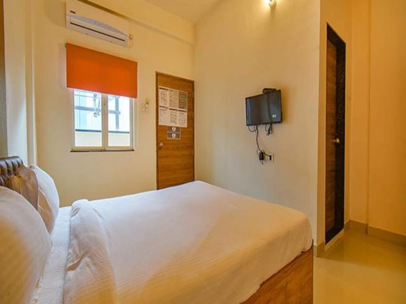 Fabhotel Tiru Residency image