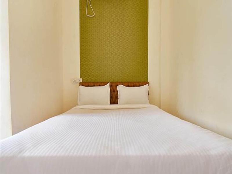 Fabhotel Tiru Residency image