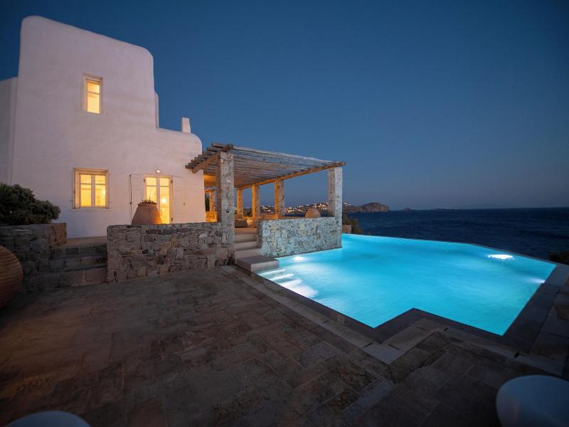 Topos Exclusive Mykonos