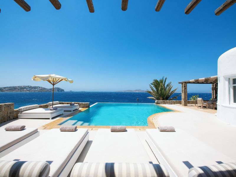 Topos Exclusive Mykonos