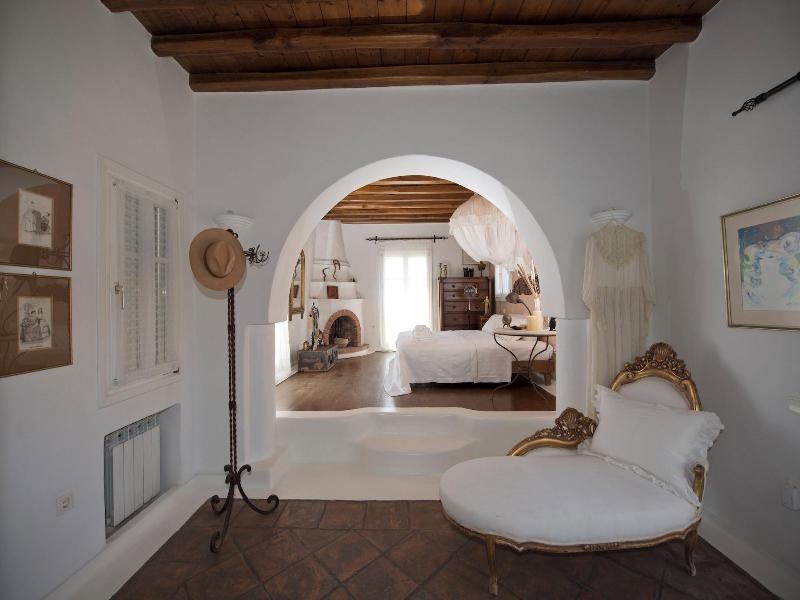 Topos Exclusive Mykonos gallery photo 12