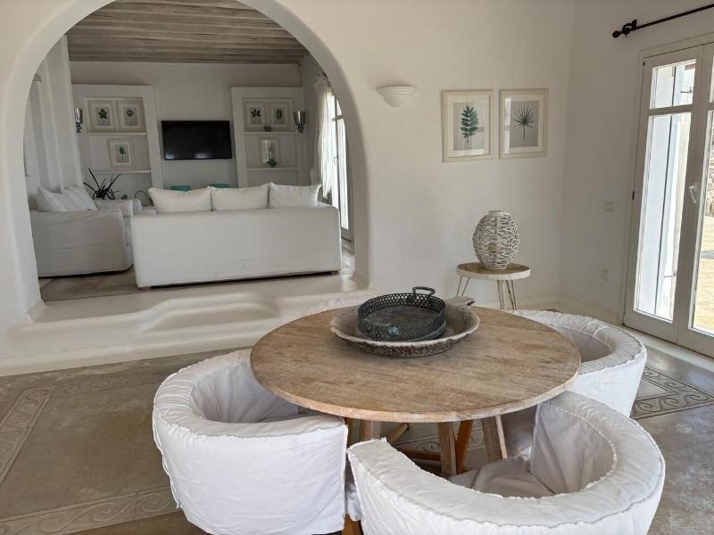 Topos Exclusive Mykonos gallery photo 21