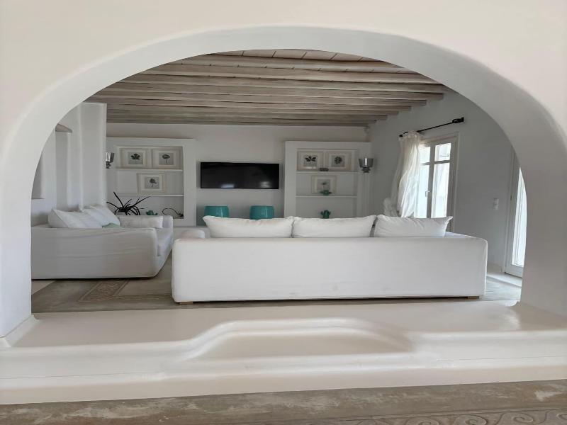 Topos Exclusive Mykonos gallery photo 29