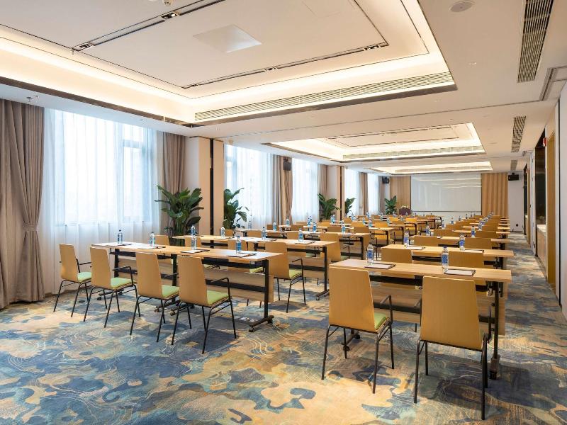 Hilton Garden Inn Shenzhen Nanshan Avenue image