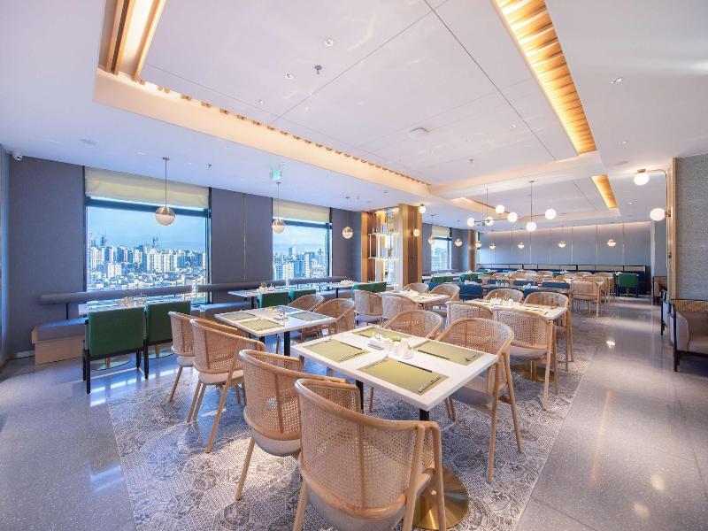 Hilton Garden Inn Shenzhen Nanshan Avenue image