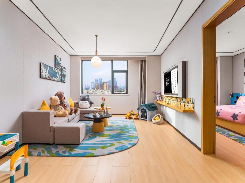Hilton Garden Inn Shenzhen Nanshan Avenue image