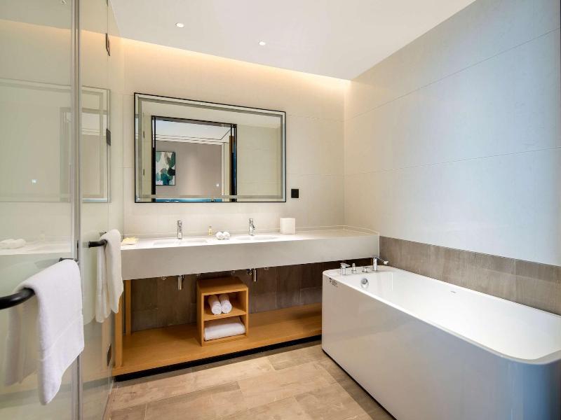 Hilton Garden Inn Shenzhen Nanshan Avenue image