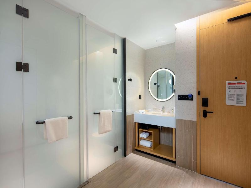 Hilton Garden Inn Shenzhen Nanshan Avenue image