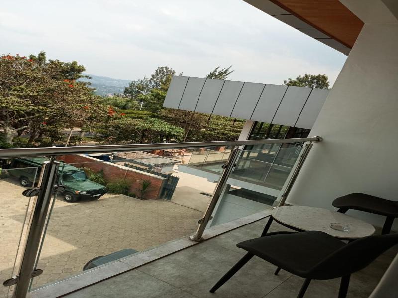 Fanfare Suites image