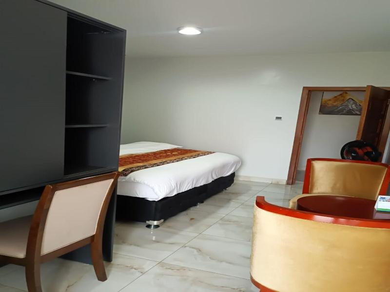 Fanfare Suites image