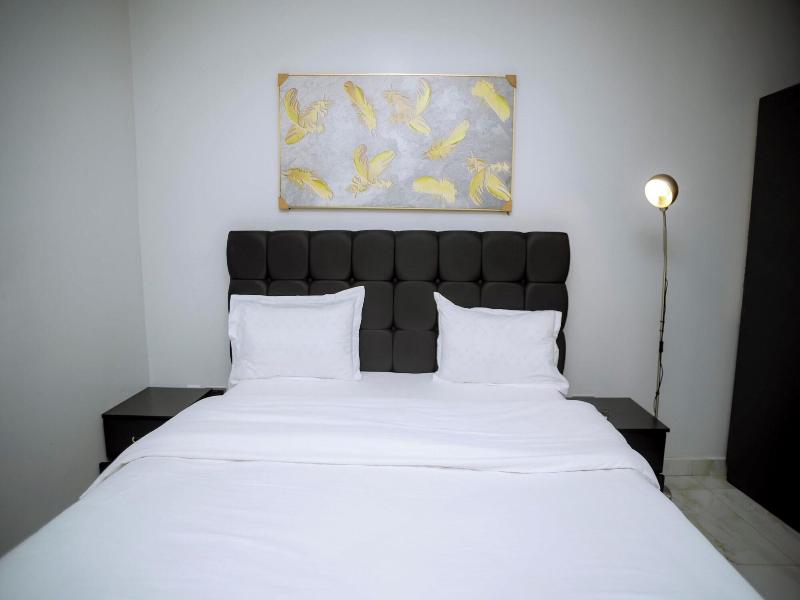 Fanfare Suites image