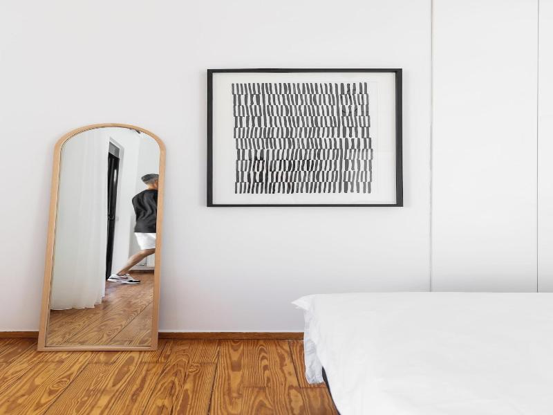 Elliot Neapoli Athens image