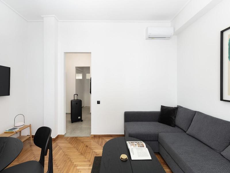 Elliot Neapoli Athens image