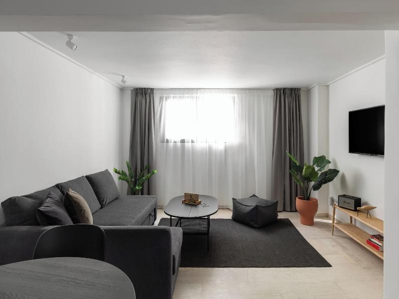 Elliot Neapoli Athens image