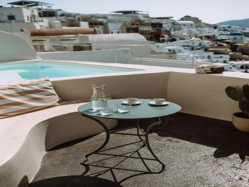 Spitia Santorini 2