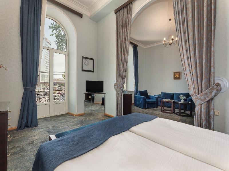 Hotel Bella Casa image