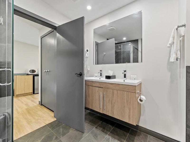 The Jordan Ramada By Wyndham image