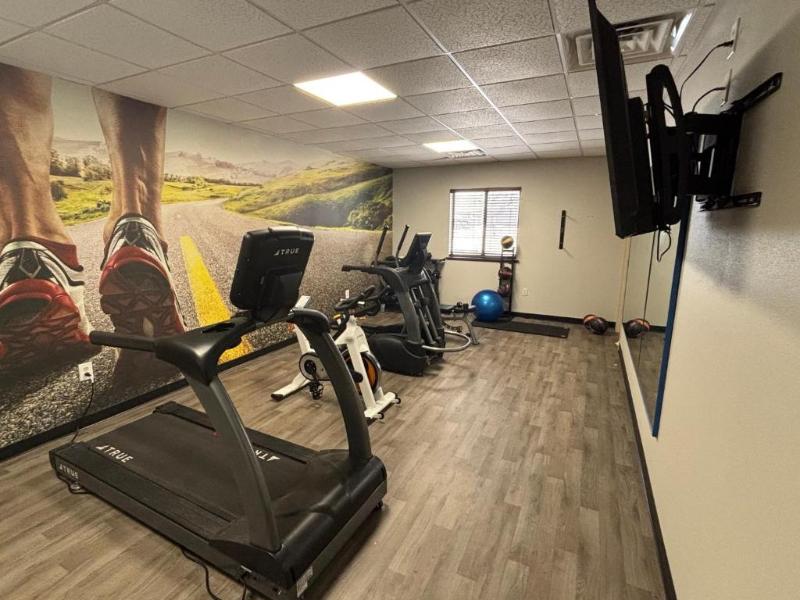 Red Roof Inn Suites Tomah image