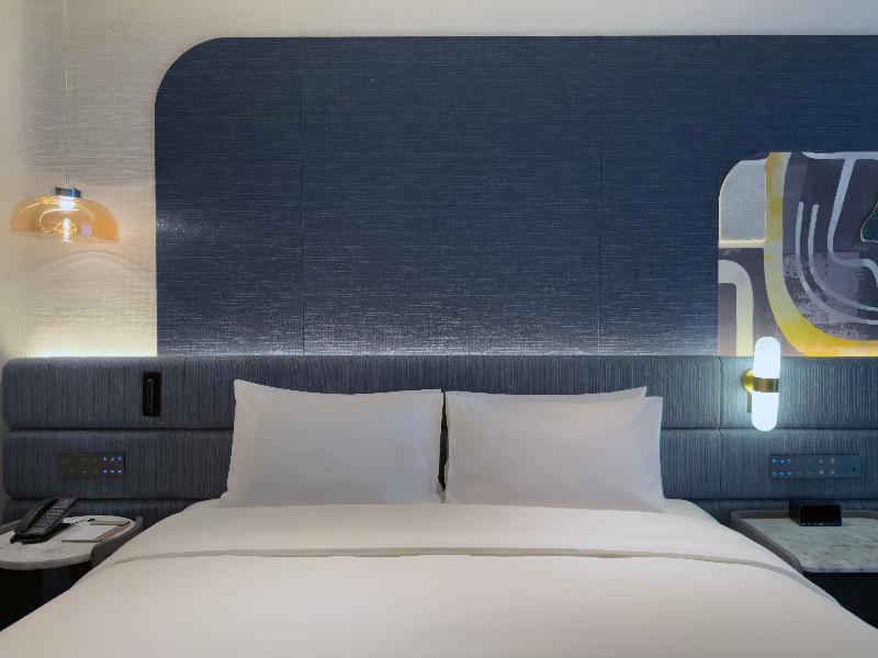 voco Suites Shenzhen Huanggang by IHG image