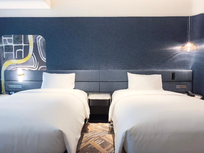 voco Suites Shenzhen Huanggang by IHG image