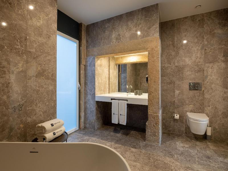 Boemio Flh Hotels image
