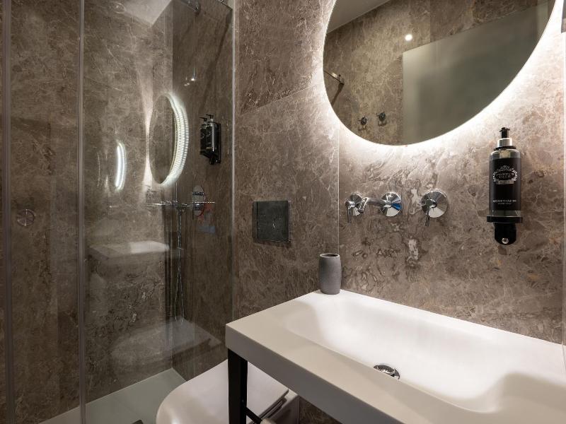 Boemio Flh Hotels image
