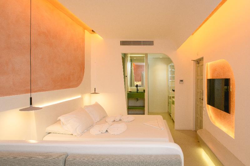 Yperia Hotel image